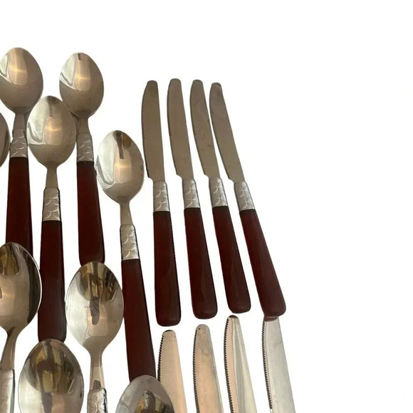 Pier One 39 Piece Stainless Flatware Red Acrylic Handles Mod Floral Embossed - Picture 14 of 14